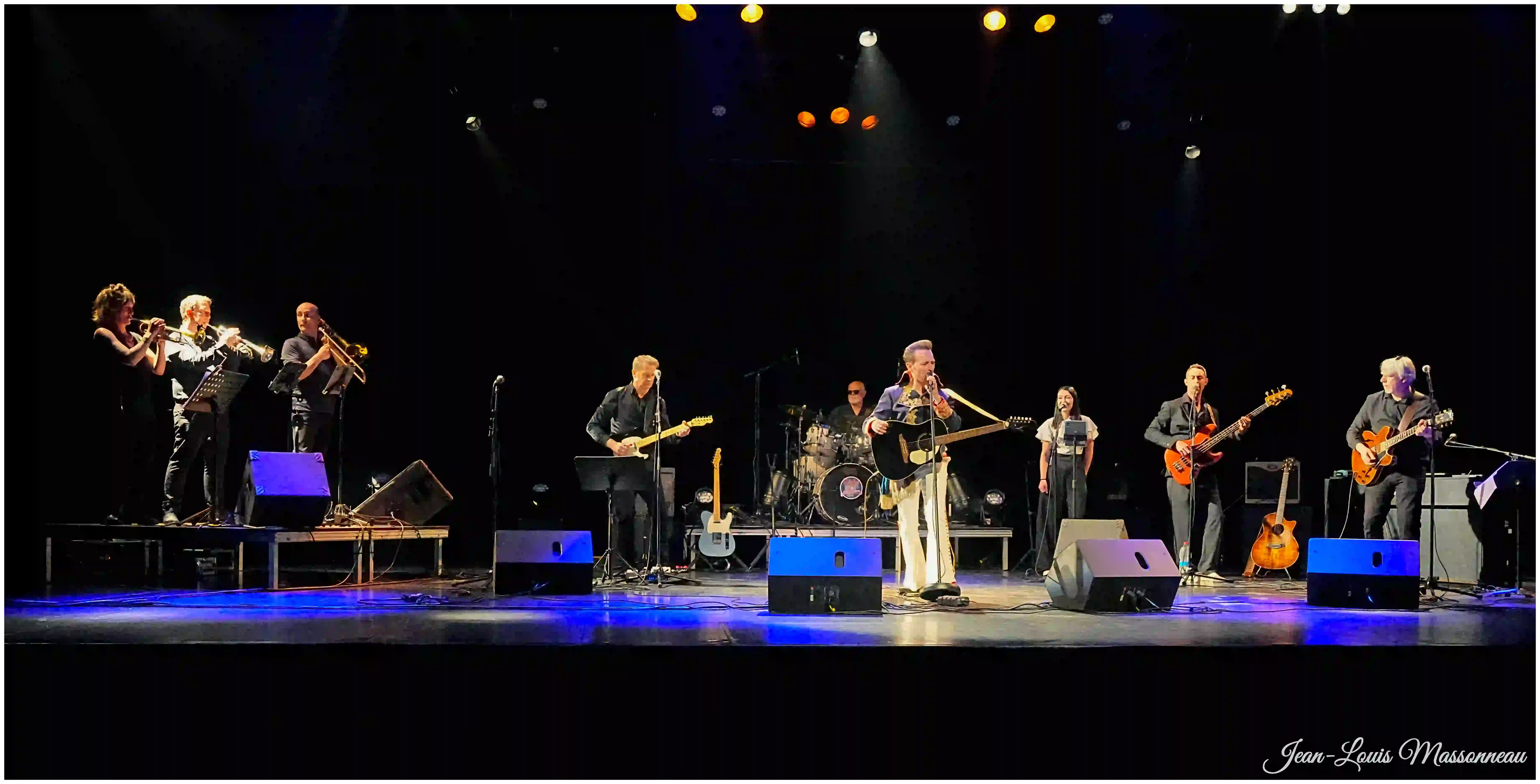 Victor and the Milkshakers en concert sur scène